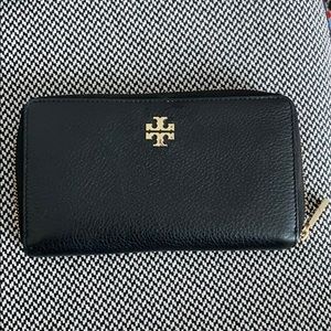 Tory Burch black wallet